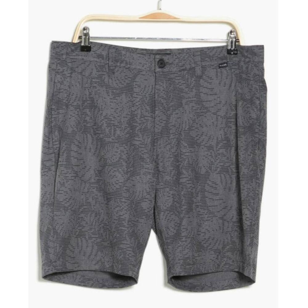 NWT Travis Mathew Go Fish Stretch Shorts - 42 - heather grey pinstripe - 42